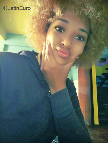 Date this delightful Venezuela girl Kelanyer from Caracas VE1666