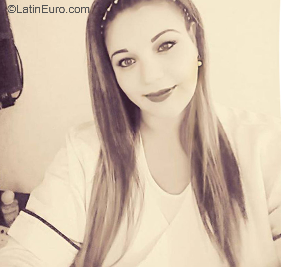 Date this foxy Colombia girl Rubiela from Medellin CO23960