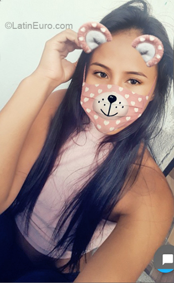 Date this sultry Colombia girl Lorena from Medellin CO24021