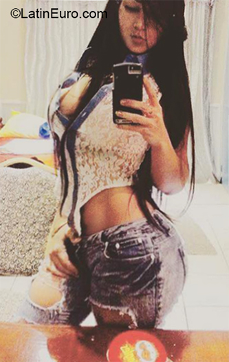 Date this sultry Venezuela girl La perra Caliente from Caracas VE1728