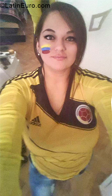 Date this funny Argentina girl Milrella from Buenos Aires AR143