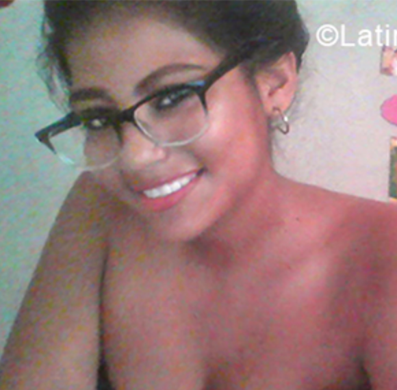 Date this happy Peru girl Cielo from Iquitos PE1290