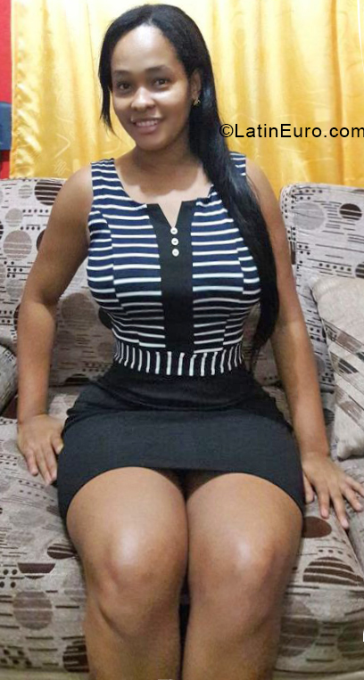 Date this young Colombia girl Karolina from Cali CO24126