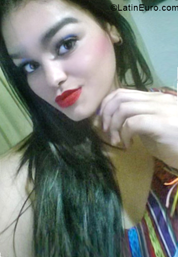 Date this foxy Venezuela girl Andrea from Cabimas VE2004
