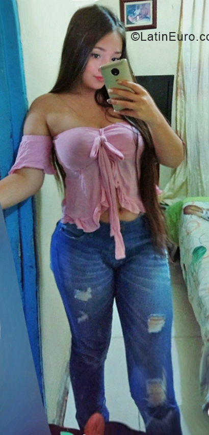 Date this gorgeous Colombia girl Jenifer from Medellin CO24191