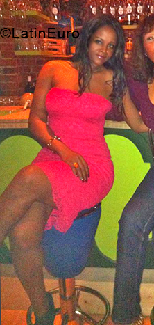 Date this cute Brazil girl Cristiane from RIO DE JANEIRO BR11327