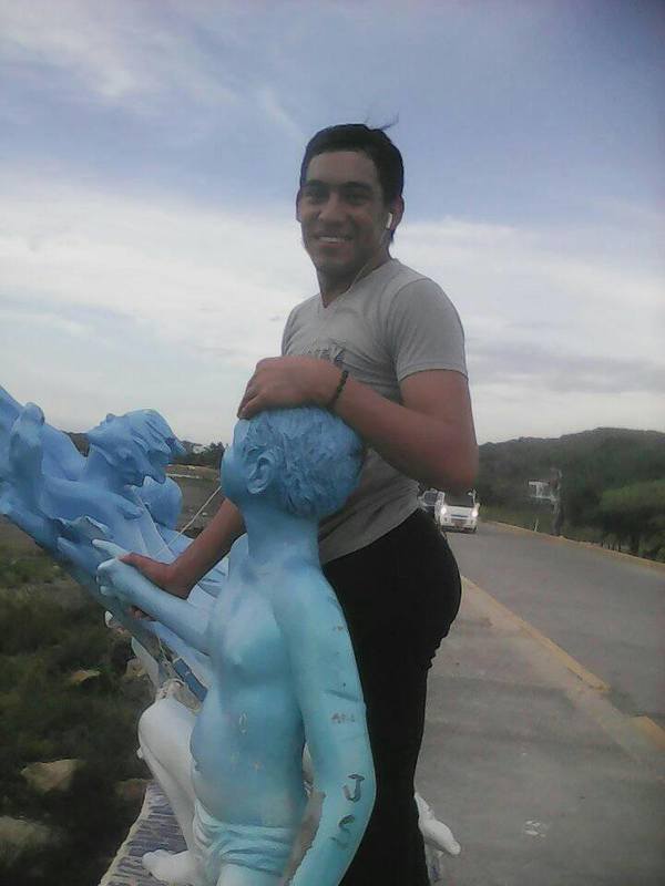 Date this gorgeous Colombia man Manuel llanos from Bogota CO24205