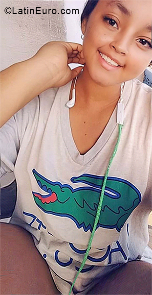 Date this passionate Colombia girl Julieth from Medellin CO24208