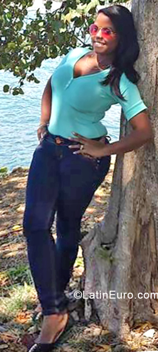 Date this good-looking Dominican Republic girl Dariania from San Pedro de Macoris DO34466