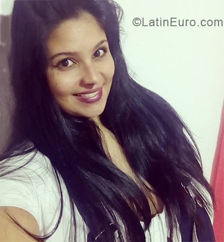 Date this stunning Colombia girl Juliana from Medellin CO24276