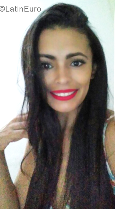 Date this good-looking Brazil girl Fabiana from Santa Cruz Cabralia BR10798