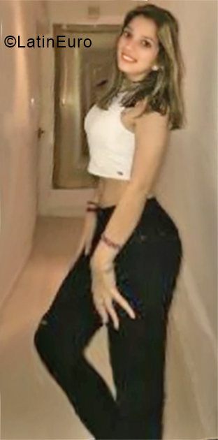 Date this charming Argentina girl April from Buenos Aires AR156