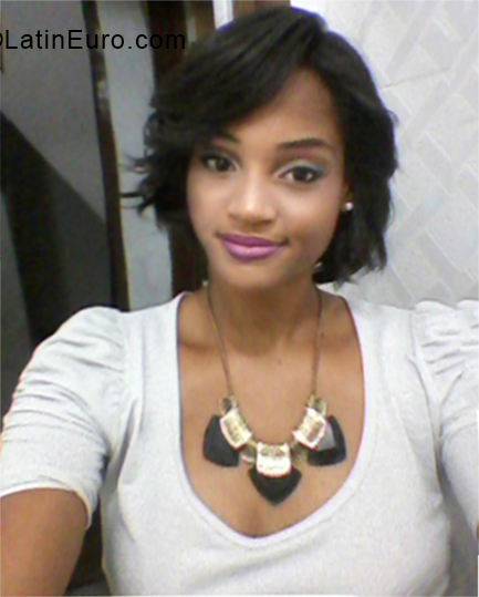 Date this gorgeous Brazil girl Nathalia from Feira de Santana BR10654