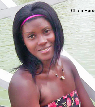 Date this nice looking Cuba girl Yasmile from Matanzas CU375