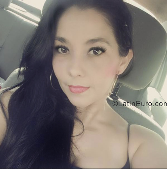 Date this charming Mexico girl Dayan from Cancun MX1604