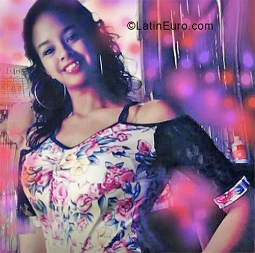 Date this passionate Ecuador girl Estelia from Santo Domingo de los Colorados EC284