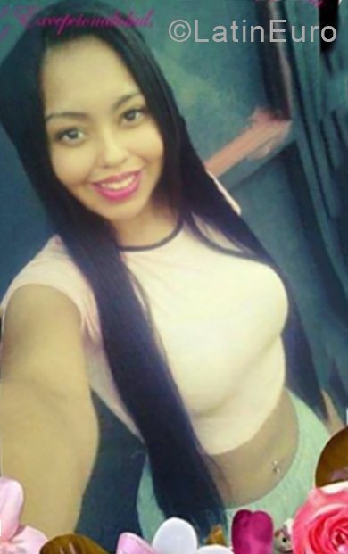 Date this cute Venezuela girl Danyimar from Caracas VE1901