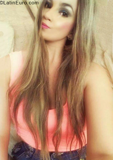 Date this foxy Colombia girl Karen from Martinez CO24444