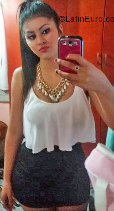 Date this voluptuous Argentina girl Gabriela from Yerba buena AR161