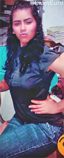 Date this lovely Venezuela girl Nayarlin from Caracas VE1977