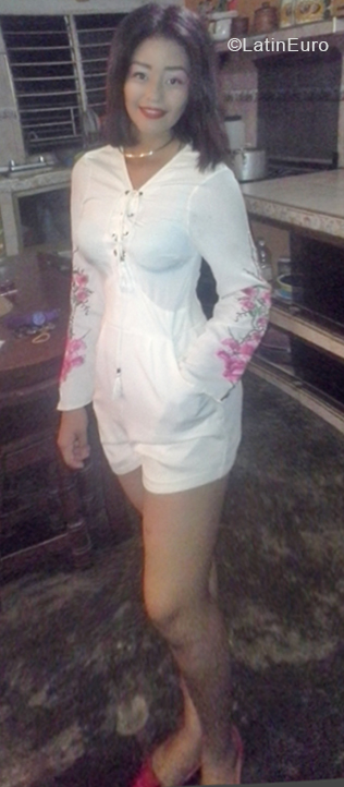 Date this attractive Venezuela girl Yuremar from Guanare VE1985