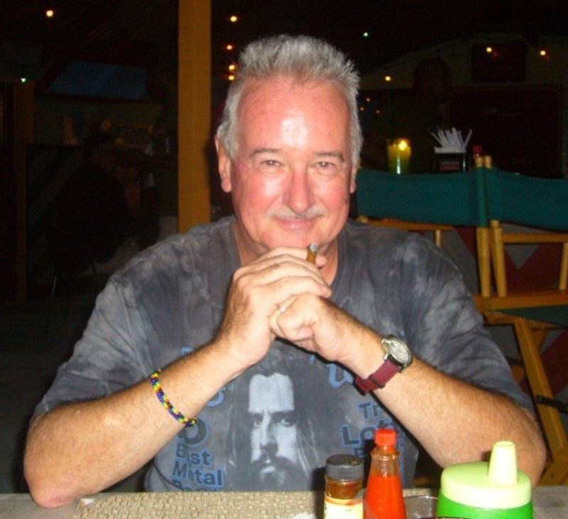 Date this delightful United States man Peter from Tampa US19645