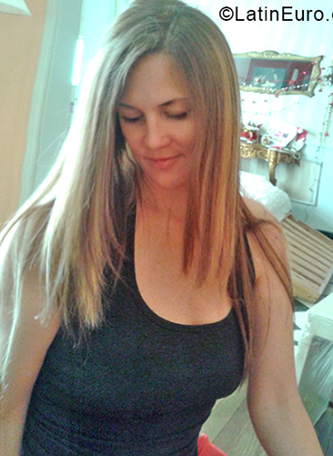 Date this tall Argentina girl Flor from Rosario AR170