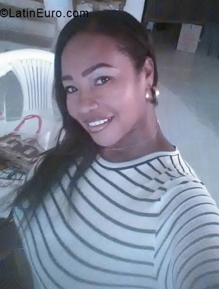 Date this cute Colombia girl Maria from Tumaco CO24653