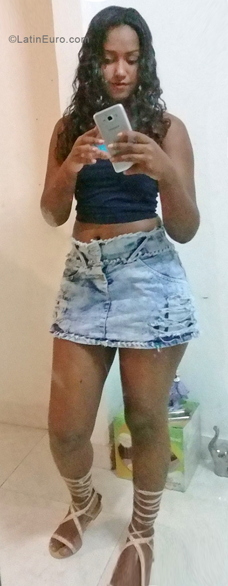 Date this sensual Colombia girl Jessica from Cali CO31222