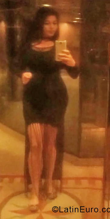 Date this hard body Colombia girl Paquri from Medellin CO24669