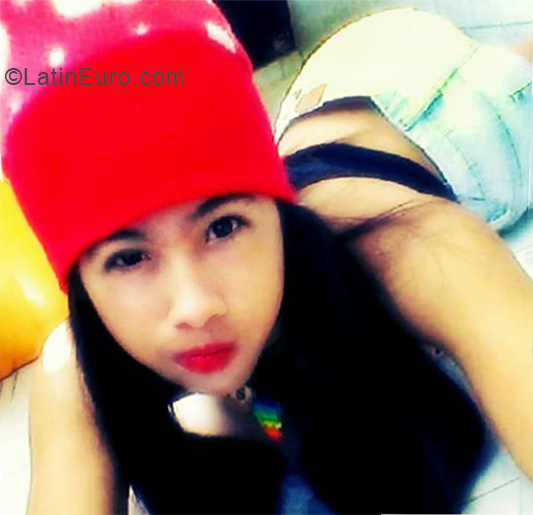 Date this gorgeous Venezuela girl Say from Caracas VE2049