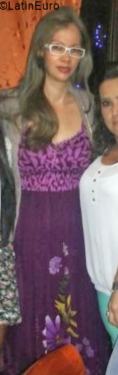 Date this voluptuous Colombia girl Gloria from Cali CO24704