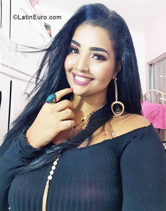 Date this stunning Brazil girl Cibele from Recife BR10740