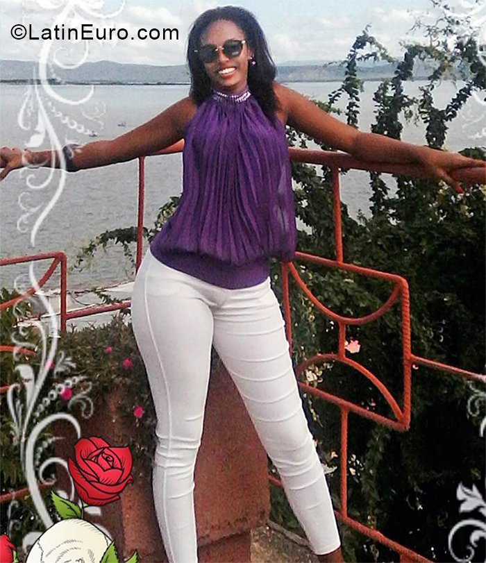 Date this charming Cuba girl Adriana from Guantanamo CU448