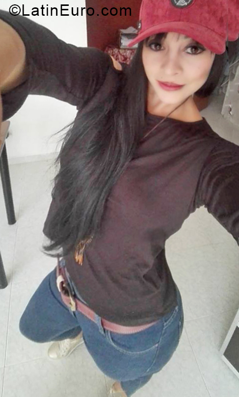 Date this pretty Colombia girl Lady from Bogota CO24793