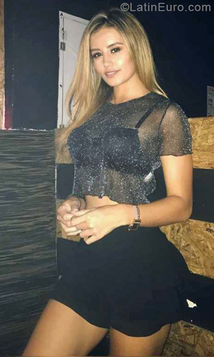 Date this passionate Colombia girl Rachel from Medellin CO24796