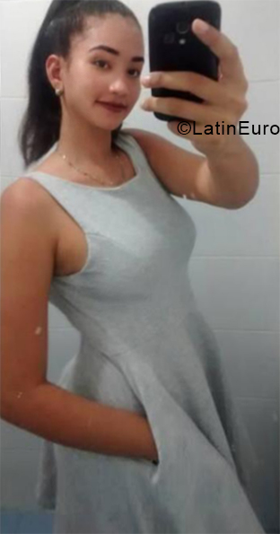 Date this gorgeous Colombia girl Maria from Santa Marta CO24798
