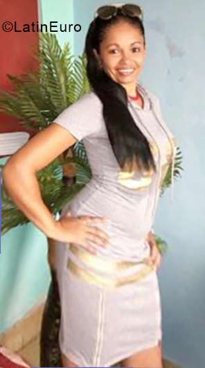 Date this charming Cuba girl Doris from Havana CU467