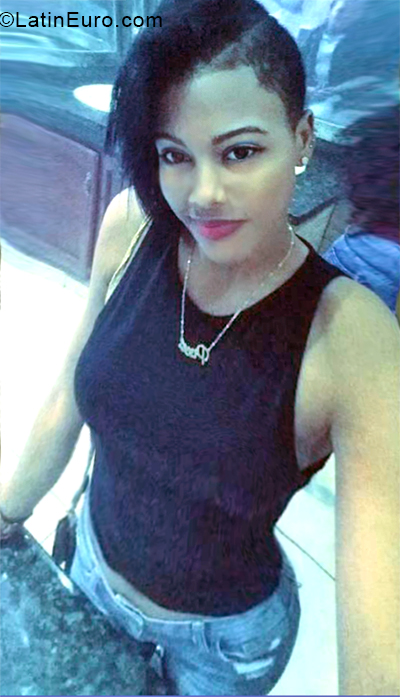 Date this fun Dominican Republic girl Franchesca from San pedro de Macoris DO33892