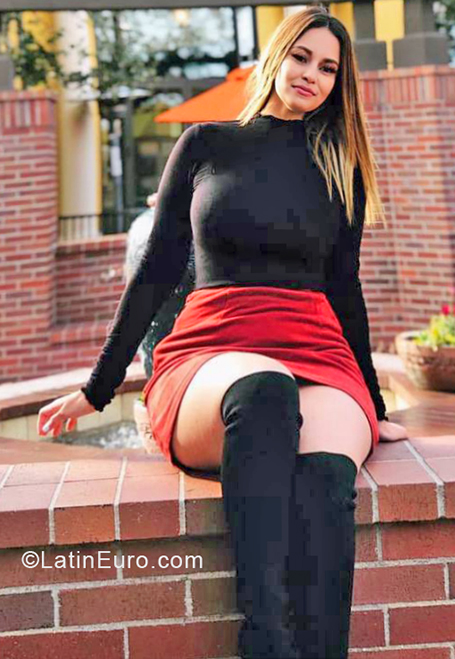 Date this good-looking Honduras girl Silvia from Tegucigalpa HN2600