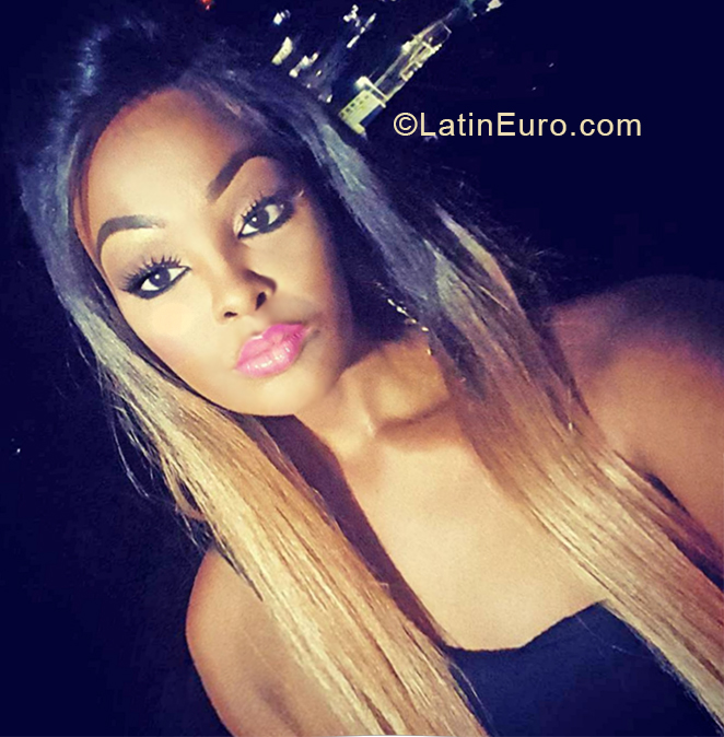 Date this sensual Brazil girl Luna from Rio de Janeiro BR10767