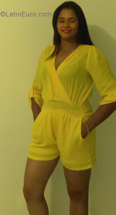 Date this delightful Dominican Republic girl Alba from Higuey DO34021