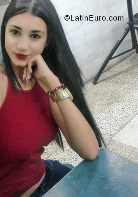 Date this nice looking Colombia girl Stefana from Bogota CO25072