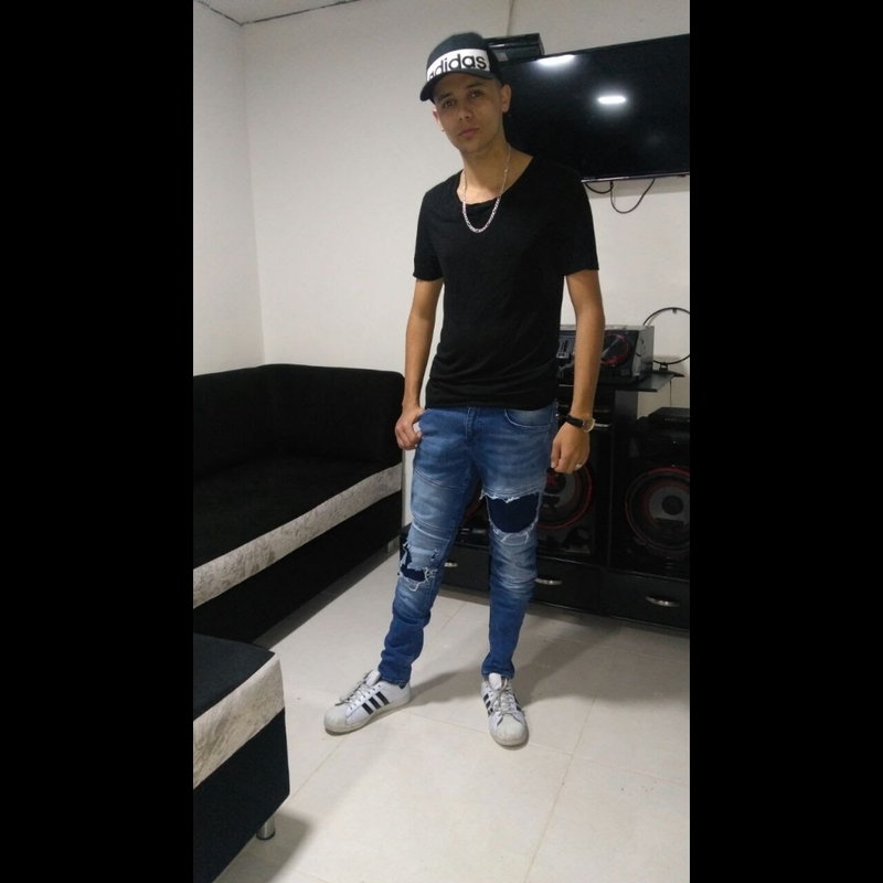 Date this sensual Colombia man Braian from Pereira CO25009