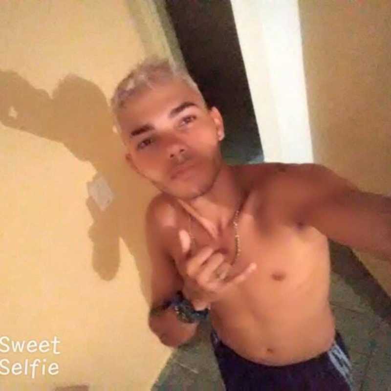 Date this athletic Brazil man Edmilson from Iapu BR10802