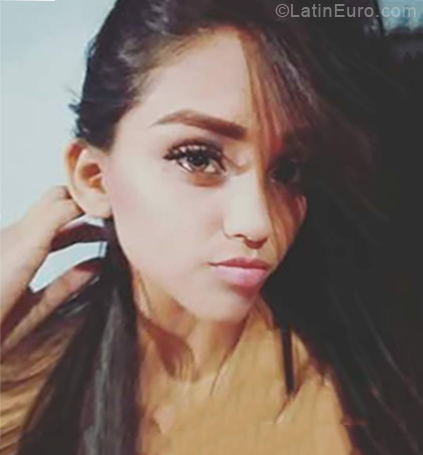 Date this hard body Venezuela girl Nahomi from Cumana VE2255