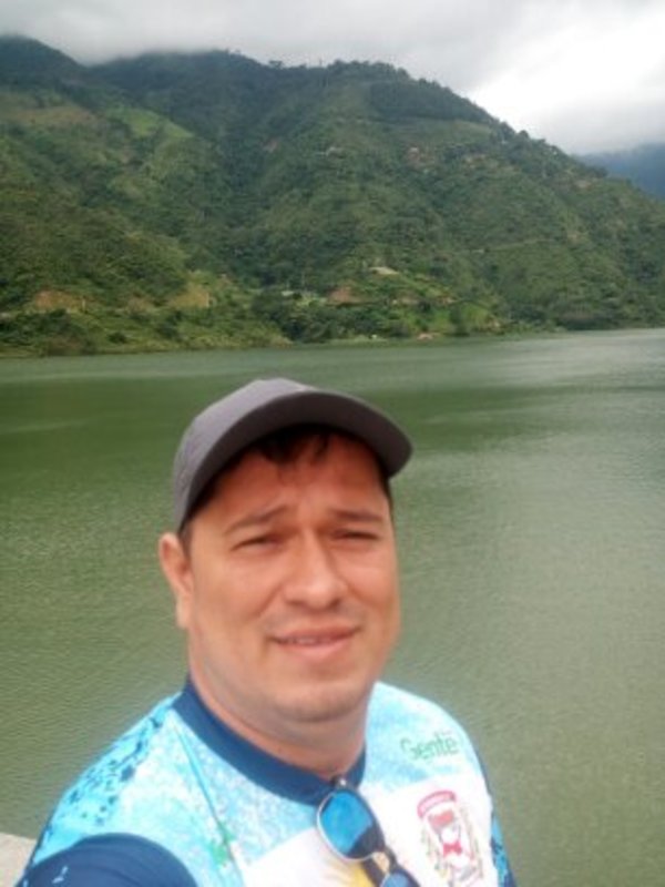 Date this exotic Colombia man Alex from Bucaramanga CO25146