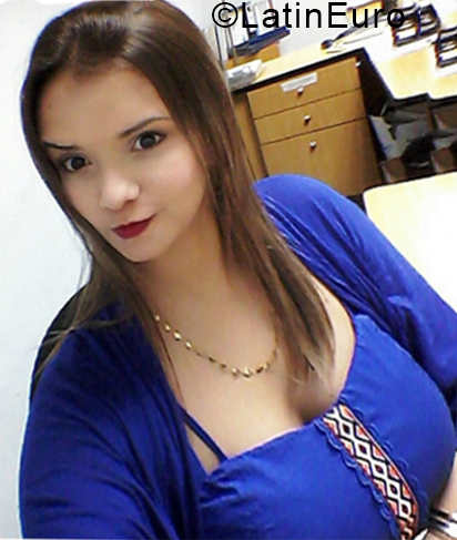 Date this pretty Venezuela girl Cindy from Chacao VE2263