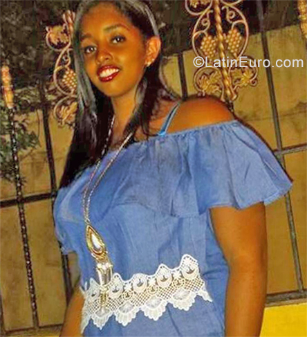 Date this beautiful Dominican Republic girl Mariel from La Vega DO34401