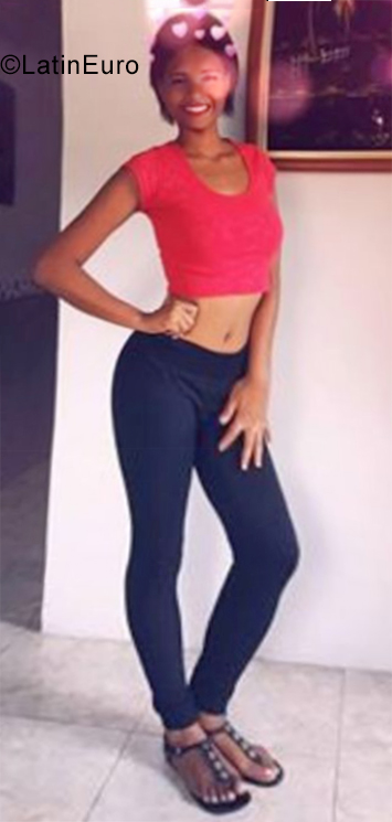 Date this delightful Venezuela girl Danyerli from Guarenas VE2275